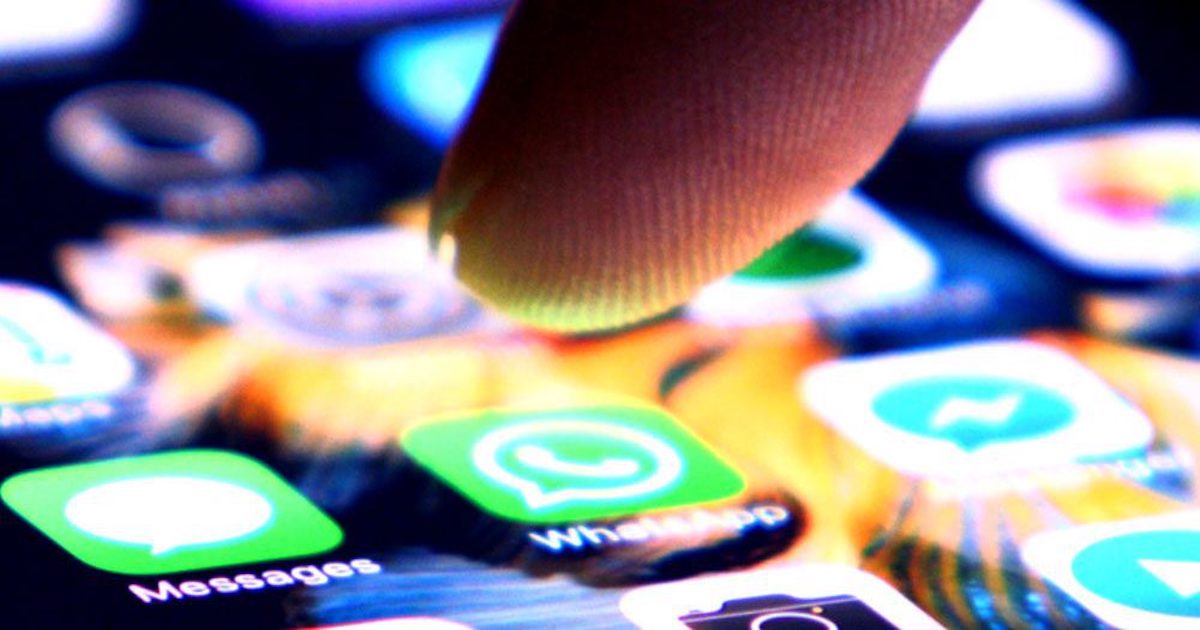 WhatsApp para Empresas fastidia a los usuarios de iPhone: ¡sin emojis en el perfil!